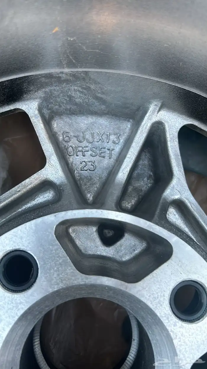 للبيع طقم جنوط اربع براغي يركب على نيسان ياباني مقاس 13 2