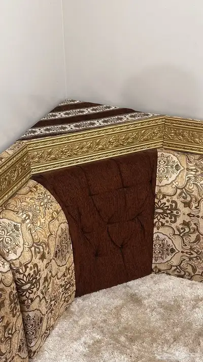 تكايات مجلس للبيع بحاله ممتازه مع الفرشه 3