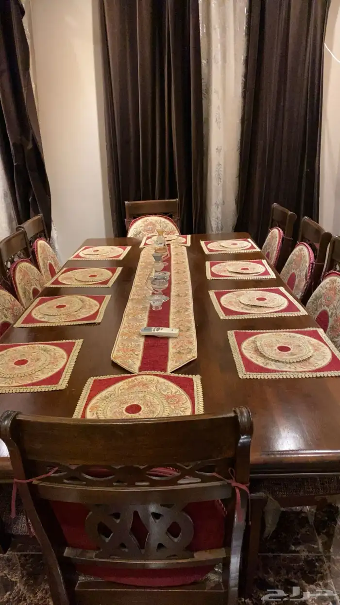 طاولة طعام 0