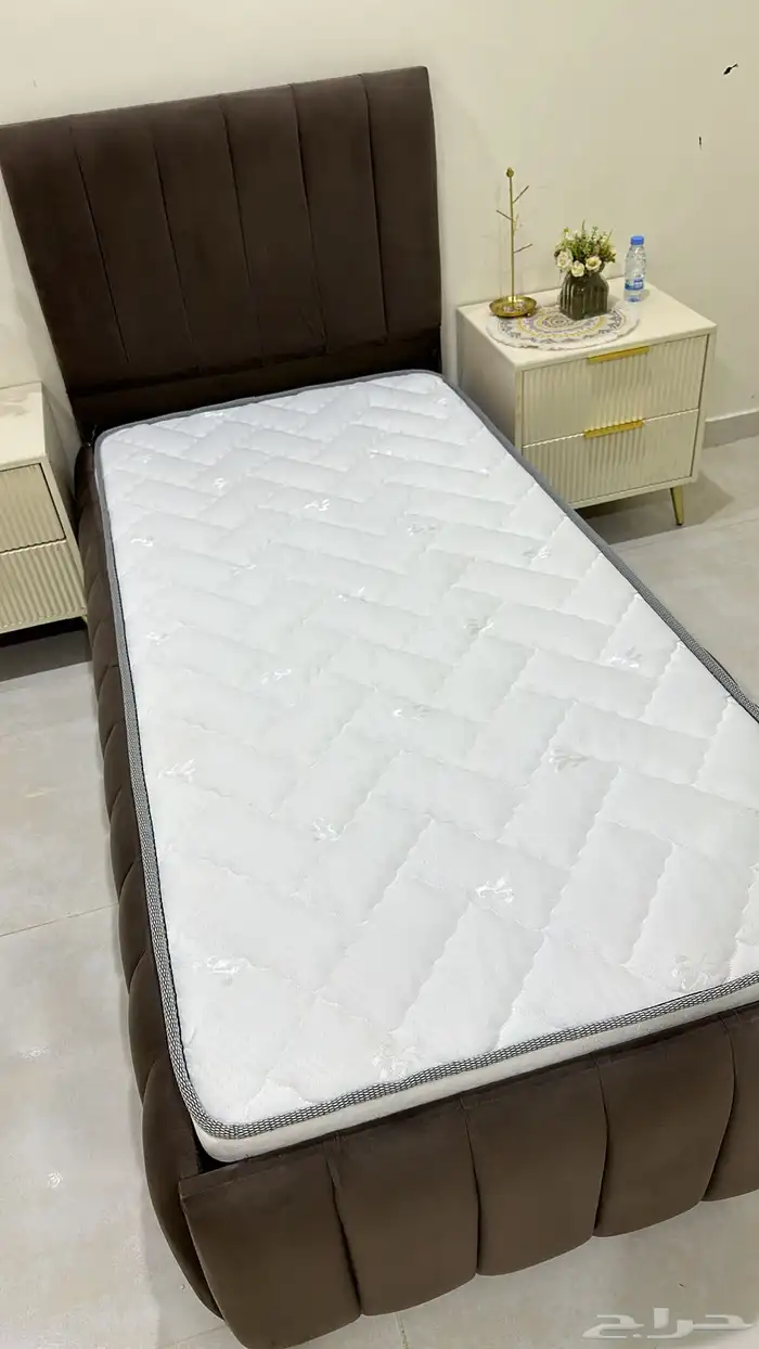 سرير نفر مخمل 1