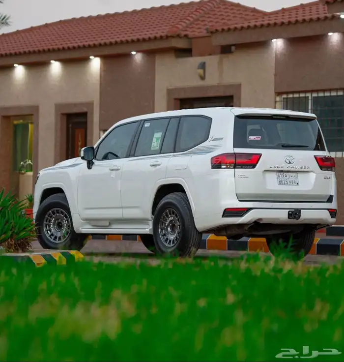 جنوط ريدانز لاندكروزر 2022-2025 مع كفرات مالون 900 3