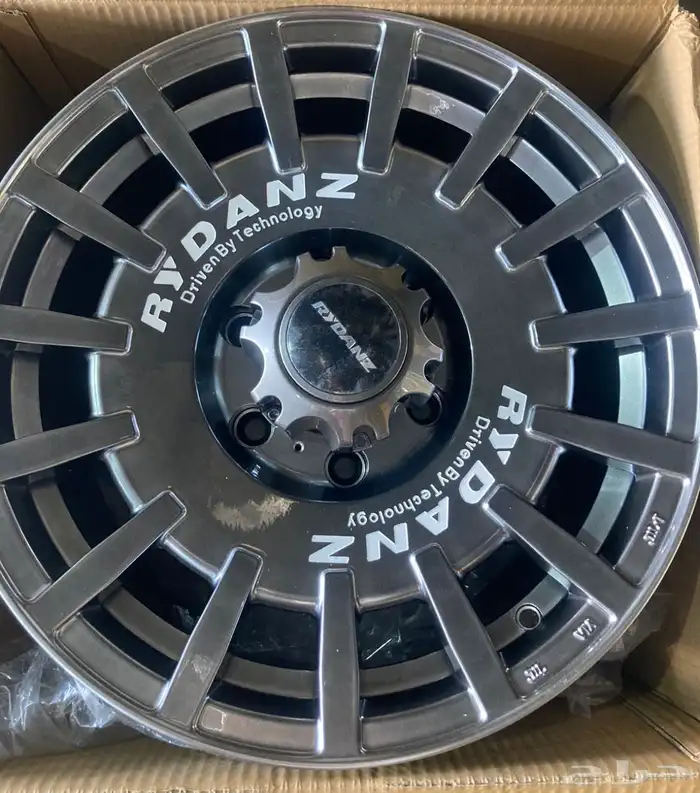 جنوط ريدانز لاندكروزر 2022-2025 مع كفرات مالون 900 6