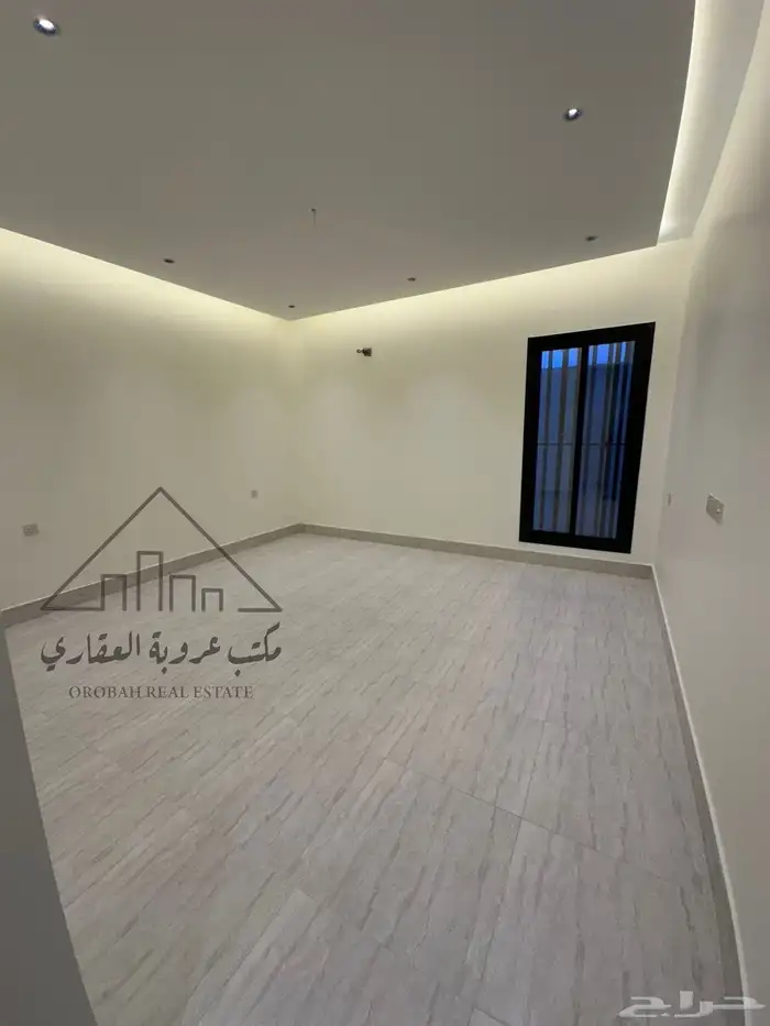 للبيع فيلا روف حي المروج 13