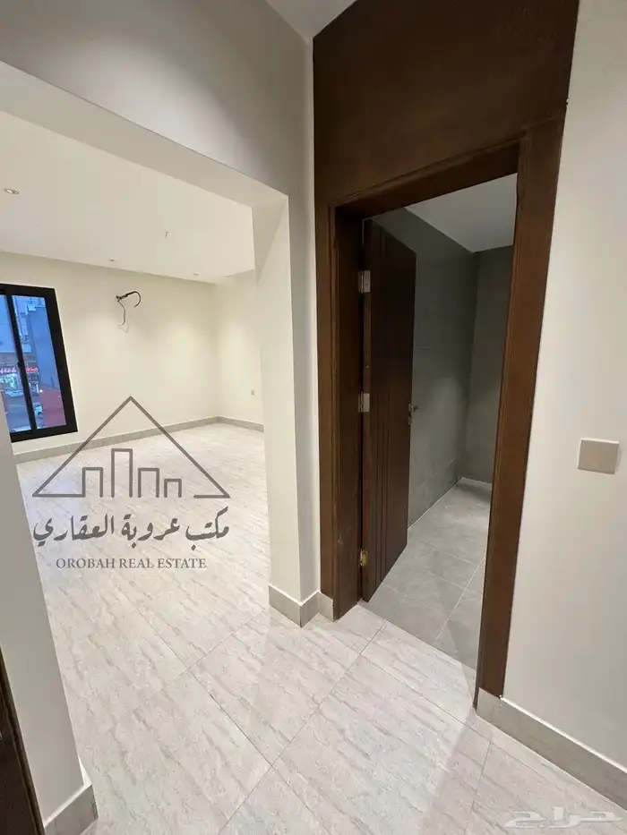 للبيع فيلا روف حي المروج 9