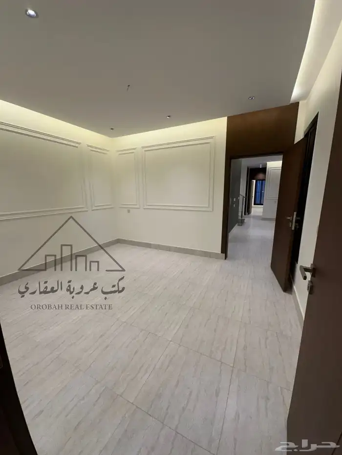 للبيع فيلا روف حي المروج 2