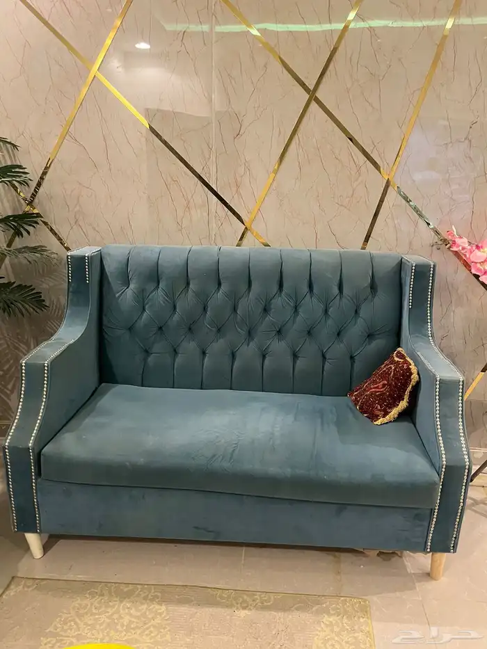 كنب للبيع بحالة ممتازة في طويق 0