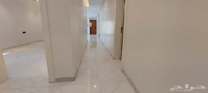 للبيع شقة بحي النرجس 4
