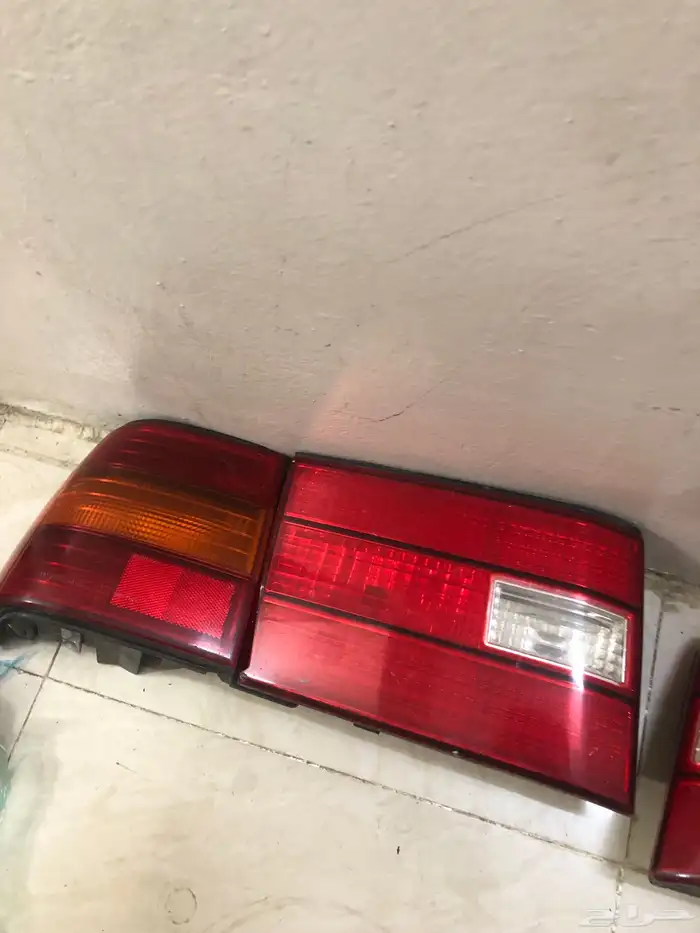 اصطبات خلفيه وا ديكور العداد لكزس ls400 موديل 1998 اصلي 1