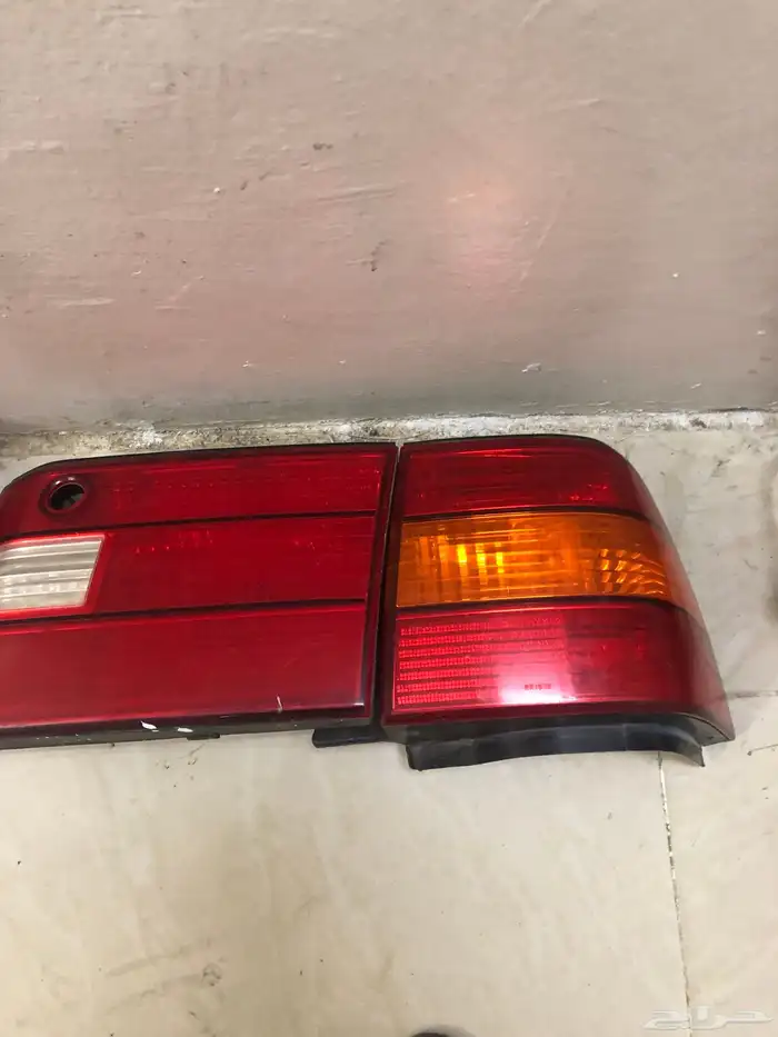 اصطبات خلفيه وا ديكور العداد لكزس ls400 موديل 1998 اصلي 2