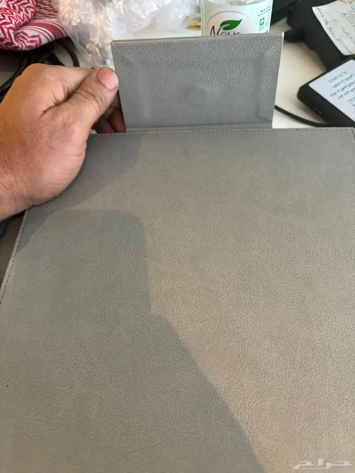 هدايا ليوم التاسيس علب جلدية فولدرات هدايا VIP بروش اسكرف 2