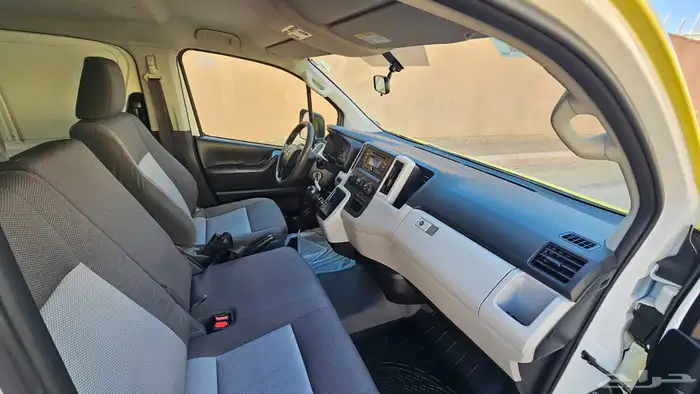 فان تويوتا باص 2019 نقل بضائع - ديزل 10