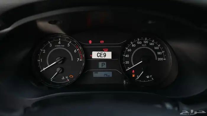 هايلوكس للإيجار 2025 15