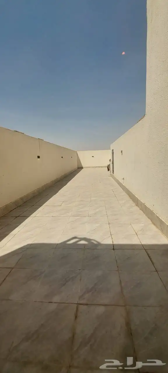 للبيع شقة بحي النرجس 6