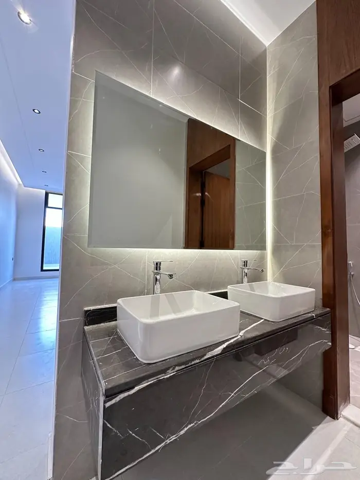 4 غرف 131 م موقع و تفصيل و تشطيب مميز جدا 3