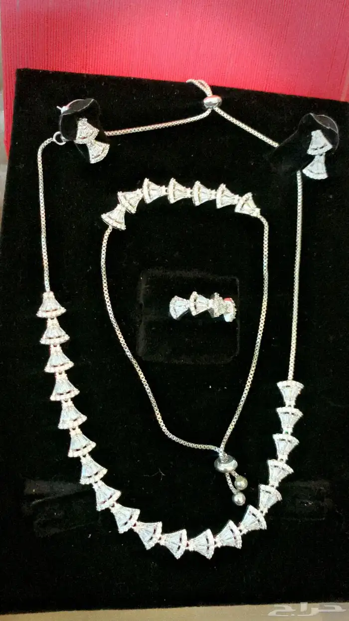 اكسسوار زيرون فخم في علبة انيقه 0