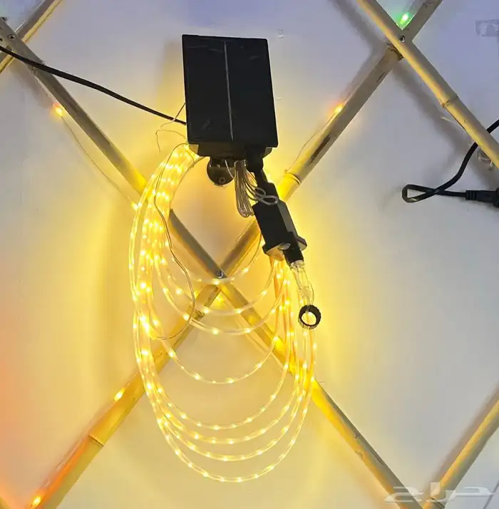 طاقة شمسية ليد 30 متر أصفر 1