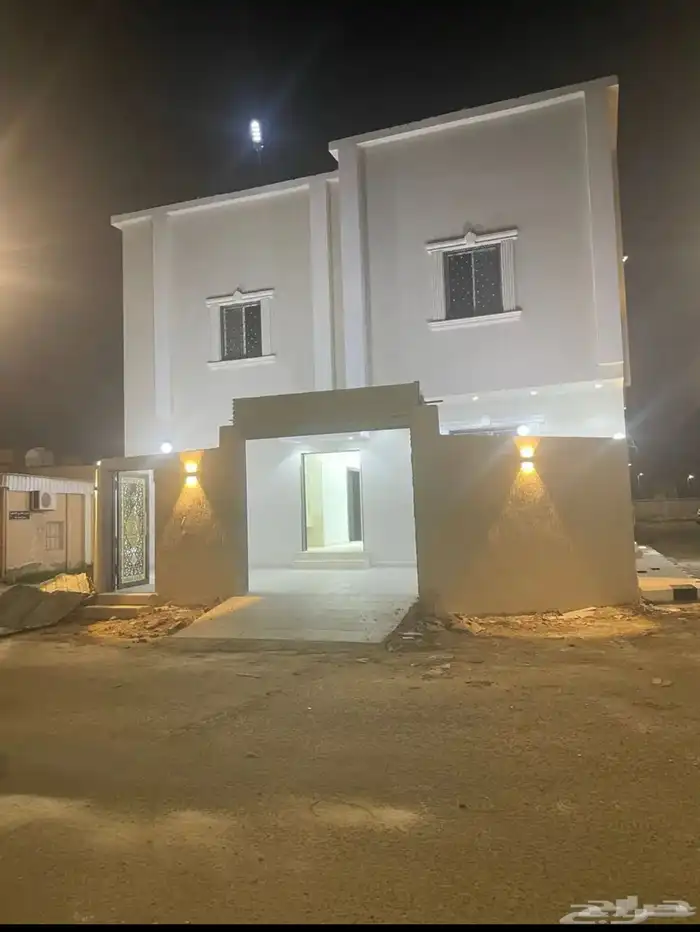 فله فاخره للبيع4 شوارع حي الواسط 0