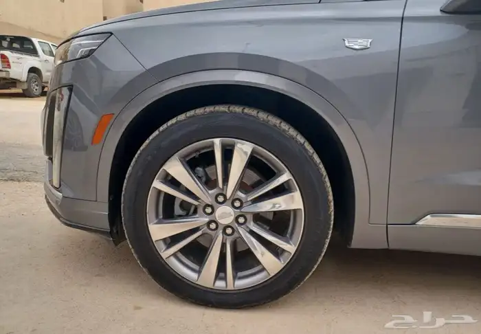 كاديلاك XT6 فل كامل 8