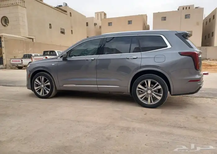 كاديلاك XT6 فل كامل 7