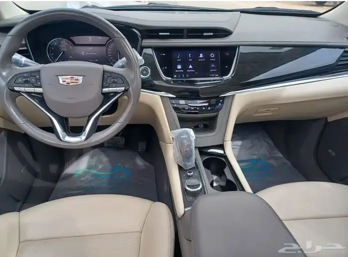 كاديلاك XT6 فل كامل 16