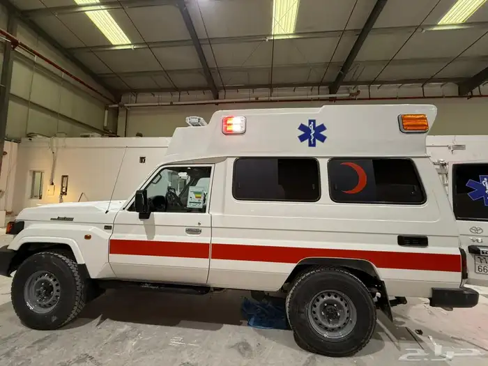إيجار تويوتا اسعاف 4x4 و 4x2 6