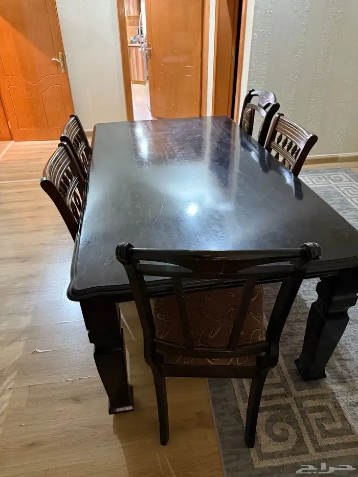 طاولة طعام ماليزي 1