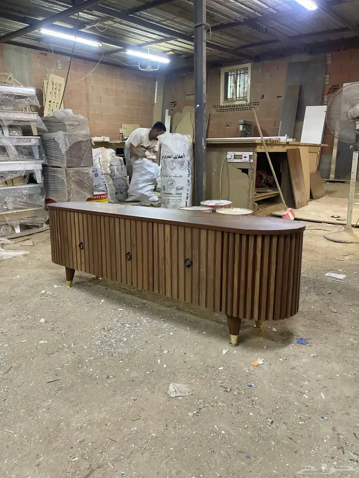 طاولة تلفزيون (يوجد لدينا تابي   تمارا) 2