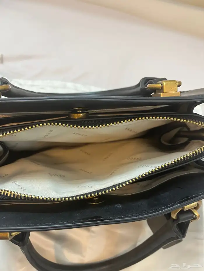 شنطة ج س جديدة ونظيفة والله مافيها اي عيوب او خدش 2