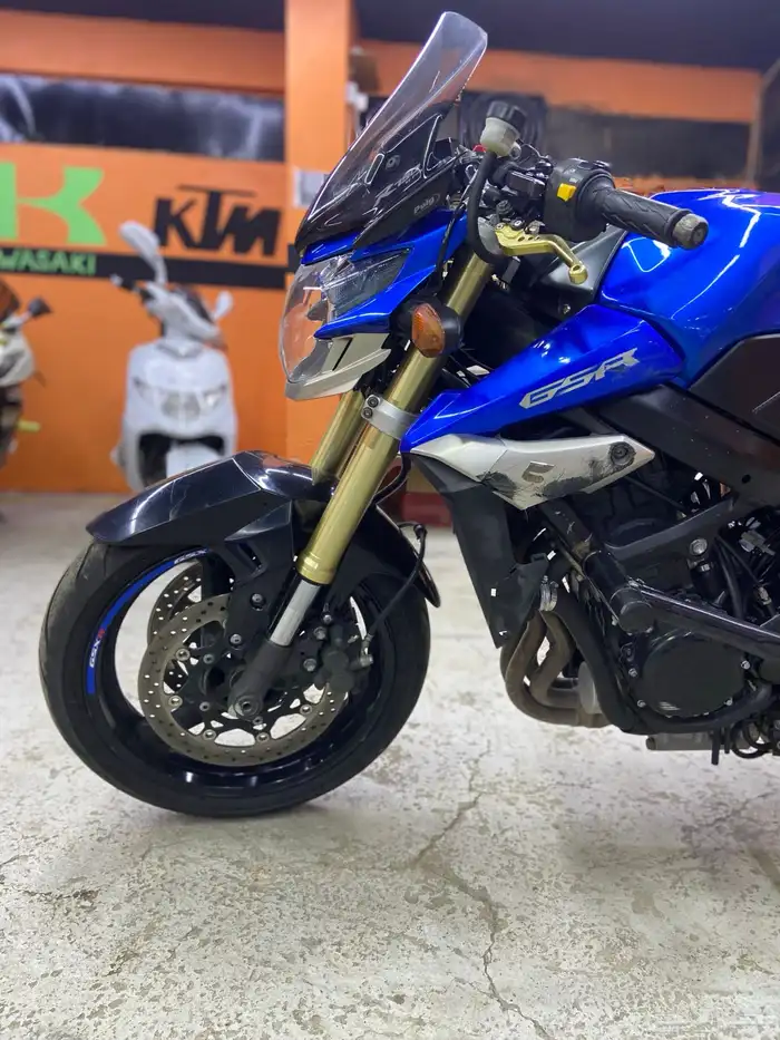 دباب سوزوكي ستريت فايتر 750 2