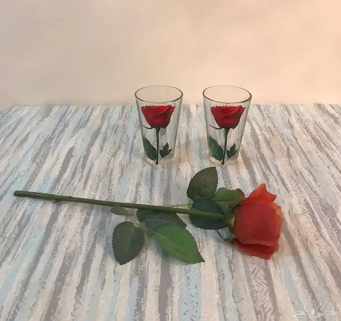 ورد احمر كاسات أواني منزليه 0
