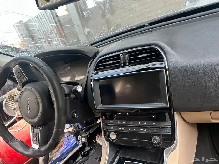 جاكوار xe Jaguar 14