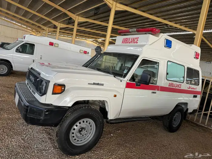 إيجار تويوتا اسعاف 4x4 و 4x2 9