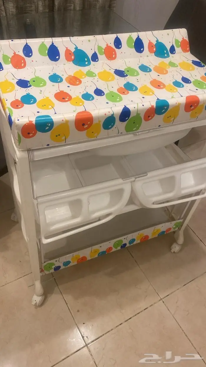 طاولة غيار للاطفال 1