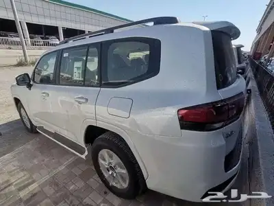تويوتا لاندكروزر جكسار L2 بنزين ابيض سعودي 2025 جديد اصفار 3