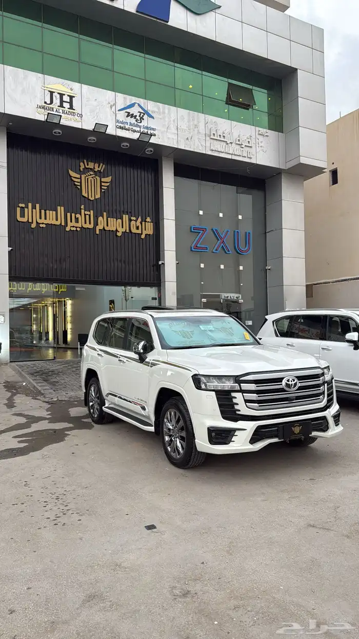 الاندكروزر لتاجير مكتب تأجير سيارات 3