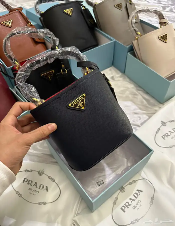 شنط برادا لمعه فصوص 8