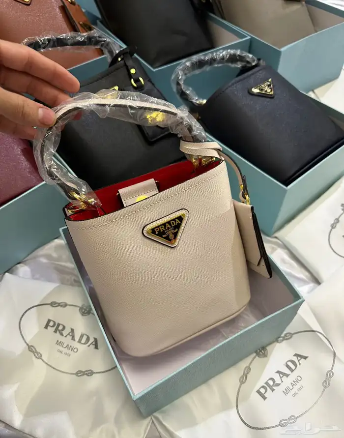 شنط برادا لمعه فصوص 9