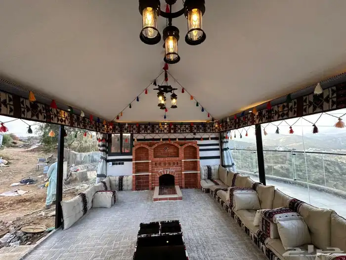 خيام الصقور وبيوت الشعر المتنقلة 2
