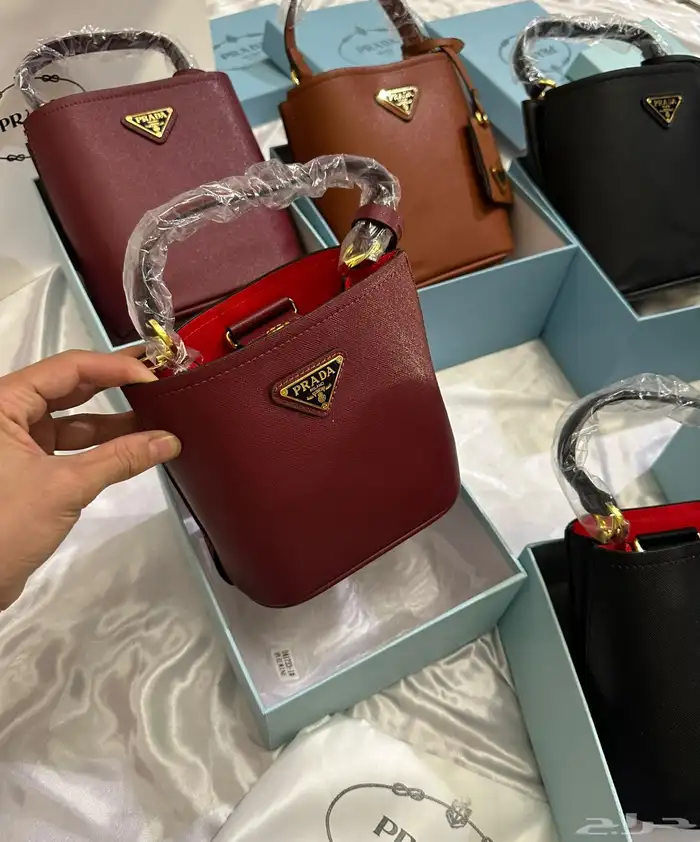 شنط برادا لمعه فصوص 7