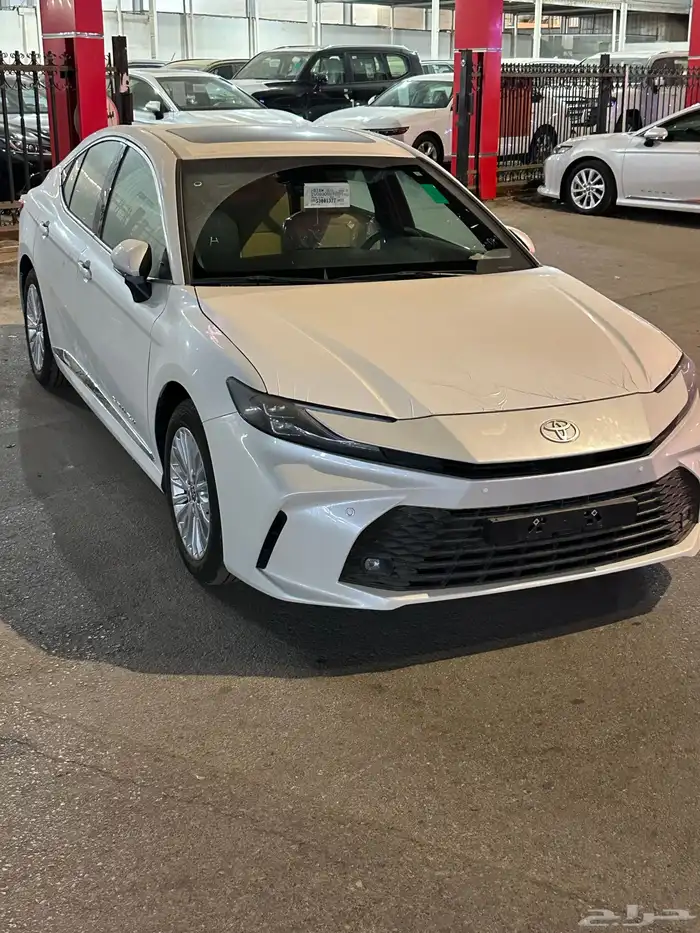 كامري 2025 LE بنزين سعودي لدى معرض سامي القعدي للسيارات 6