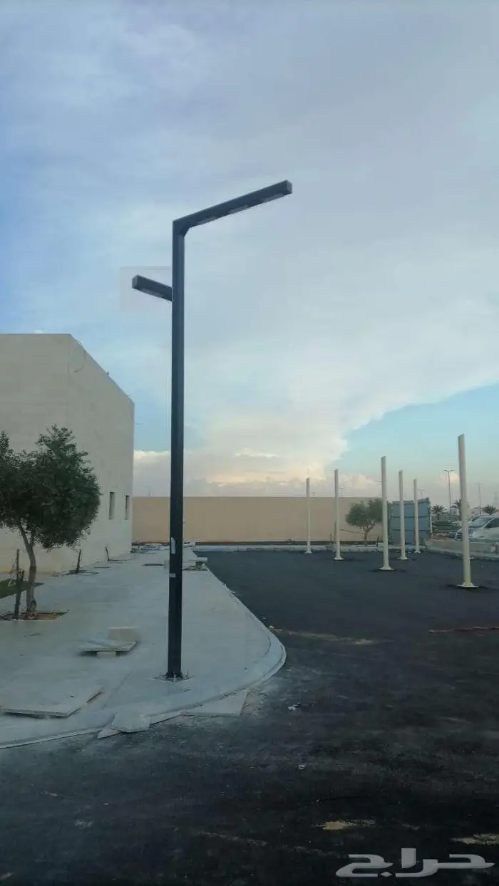 اعمدة انارة ديكورية شوارع و حدائق حديد المنيوم 0