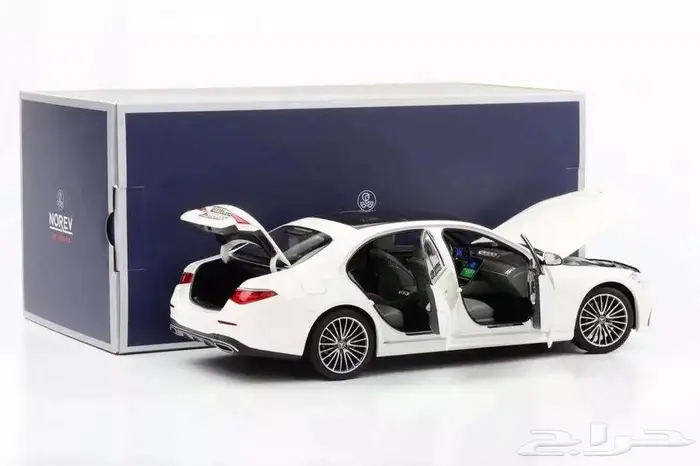 مجسم مرسيدس s class بتفاصيل عالية 4