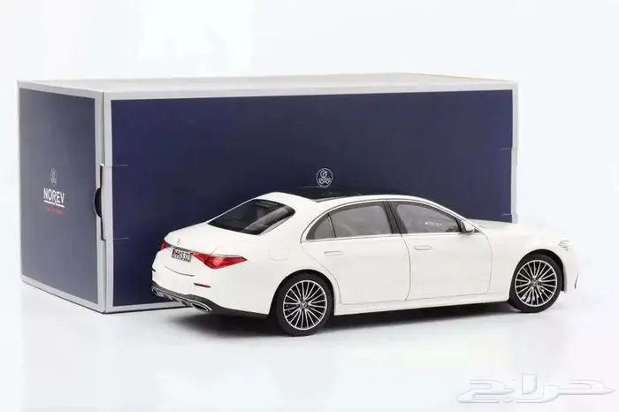 مجسم مرسيدس s class بتفاصيل عالية 3