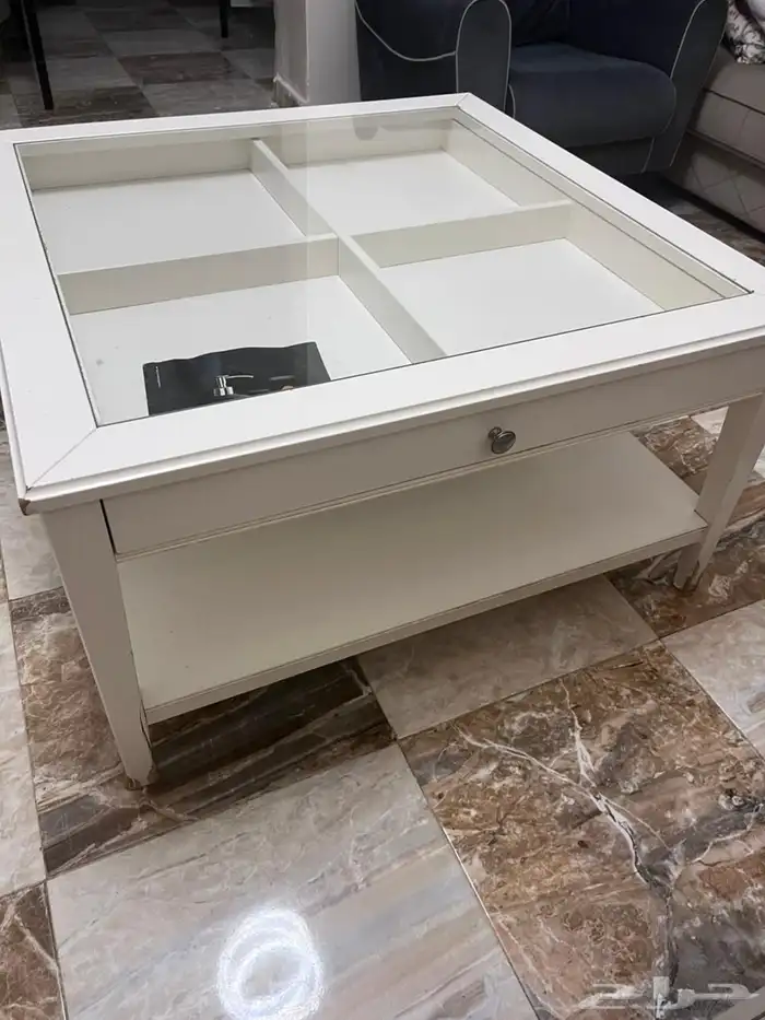 طاولة من ايكيا 2