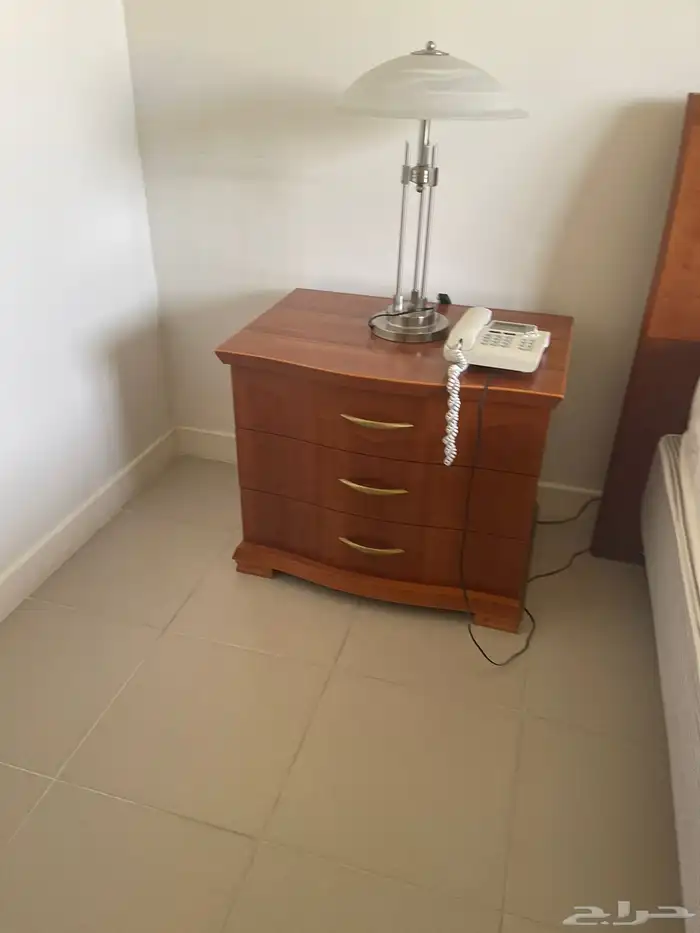 اثاث فندقي للبيع. غرف نوم وكنبات شبه الجديد 8