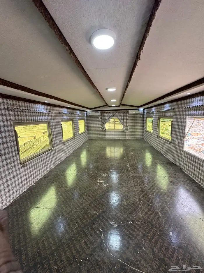 Caravan 16 meters long and 4 meters wide 2