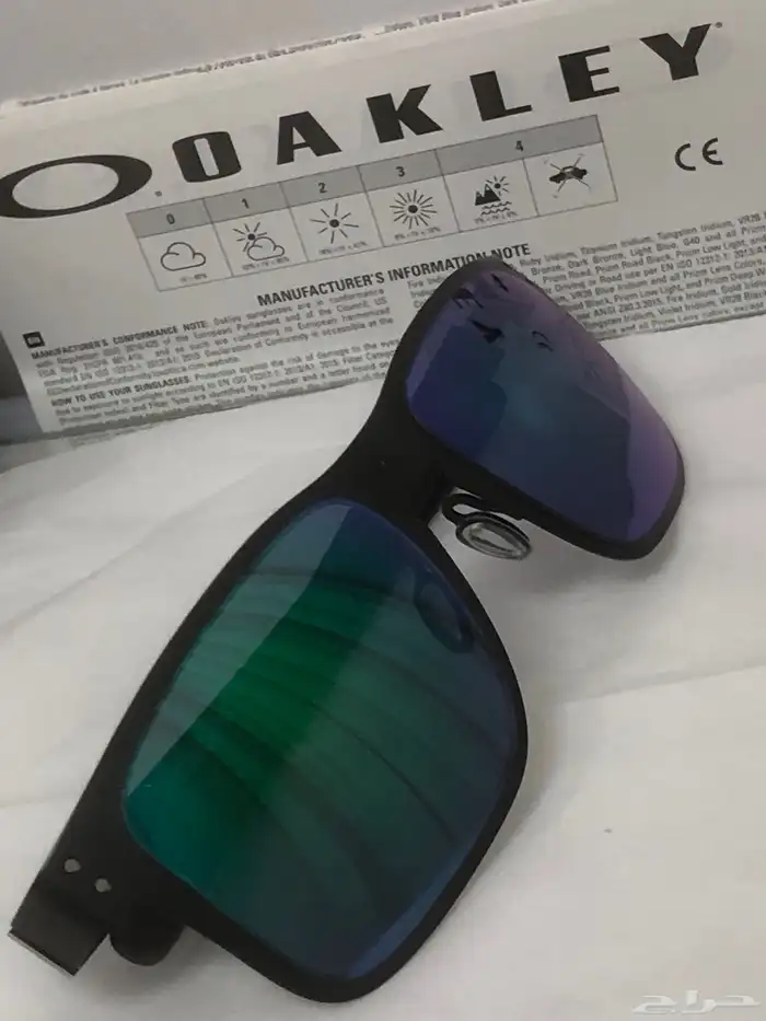 نظارة شمسية ماركة OAKLEY الامريكية ( مباع ) ( مباع ) 12