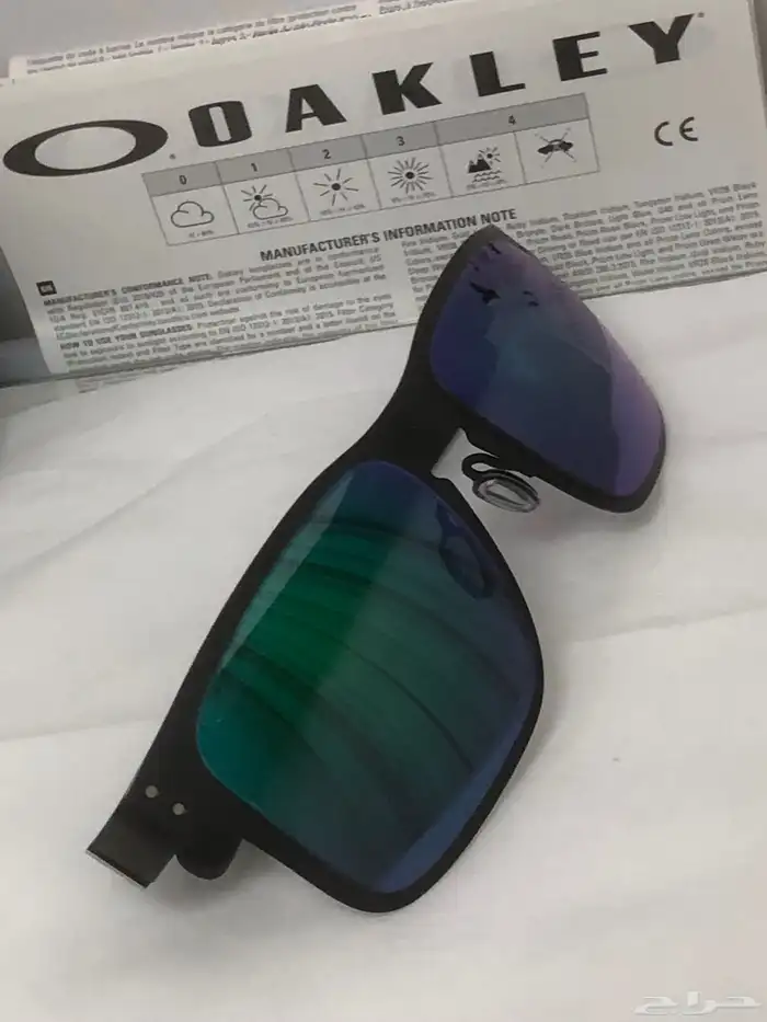 نظارة شمسية ماركة OAKLEY الامريكية ( مباع ) ( مباع ) 13