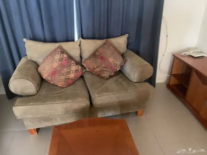 اثاث فندقي للبيع. غرف نوم وكنبات شبه الجديد 21
