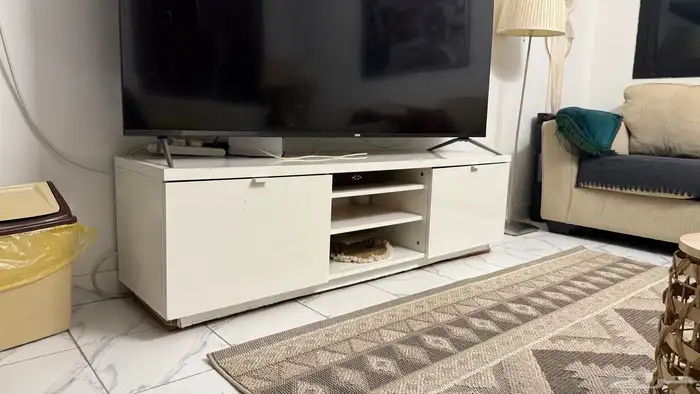 طاولة تلفزيون للبيع 3